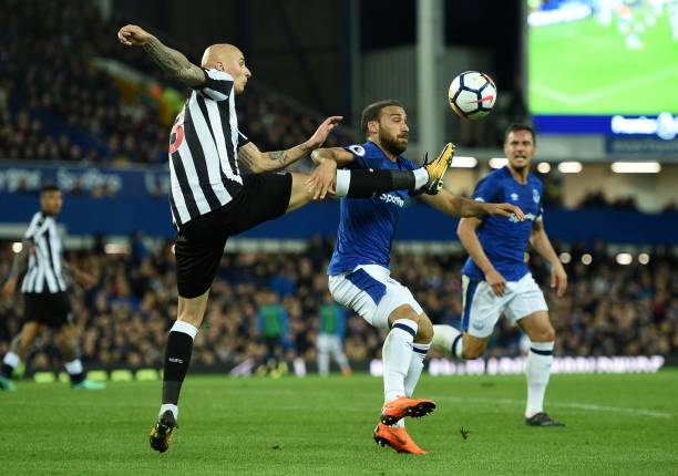 攻防两端的 攻防两端的